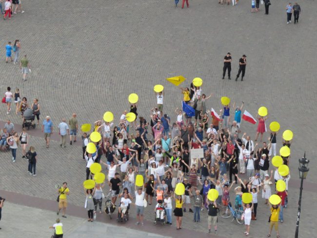 Akcja aktywistów w Warszawie „Witamy uchodźców”, czerwiec 2017. Copyright: Amnesty International