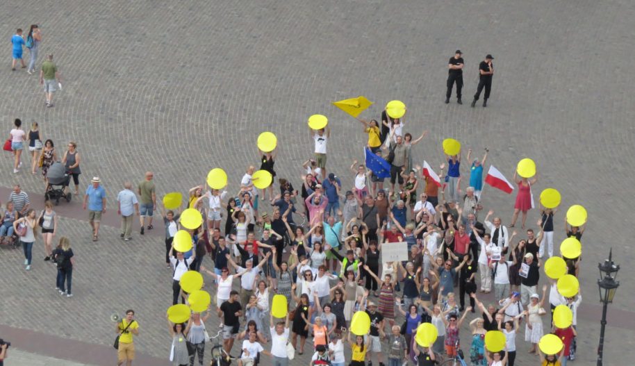 Akcja aktywistów w Warszawie „Witamy uchodźców”, czerwiec 2017. Copyright: Amnesty International
