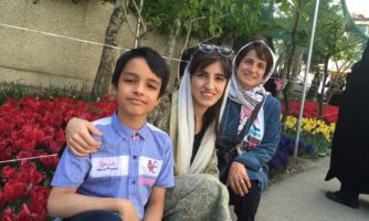 Nasrin Sotoudeh z synem i córką, Iran