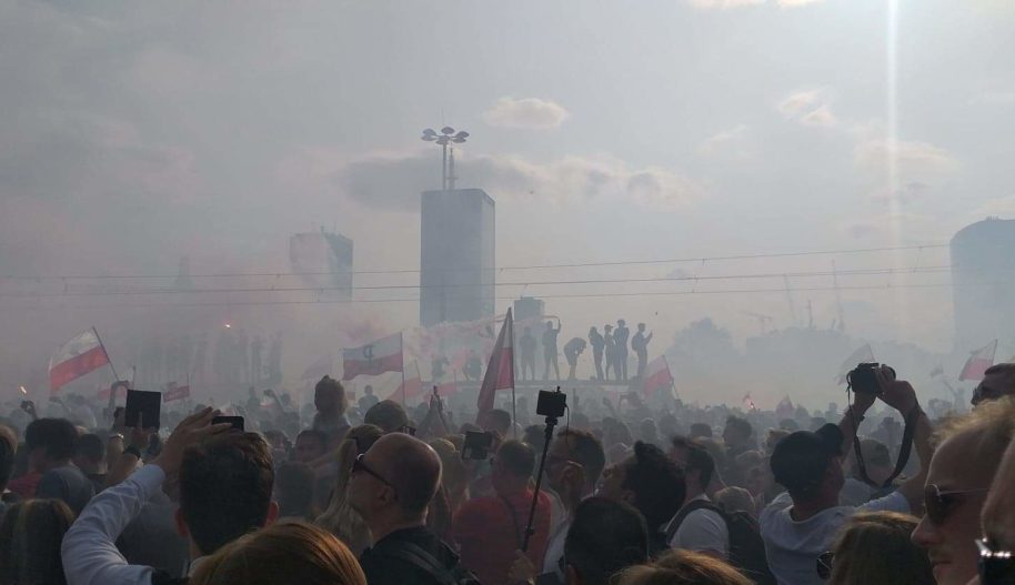 Marsz Powstania Warszawskiego , 1 sierpnia 2019, Rondo Dmowskiego. obserwacja Amnesty