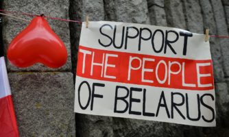 Hasło solidarnościowe z Białoruśią, "Support the people of Belarus", Dublin, Irlandia. Zdjęcie: Artur Widak