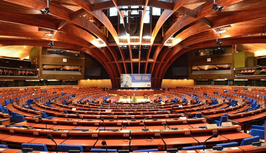 Plenary_chamber_of_the_Council_of_Europe's_Palace_of_Europe_2014_01