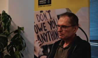Andrzej Poczobut w biurze Amnesty International Polska