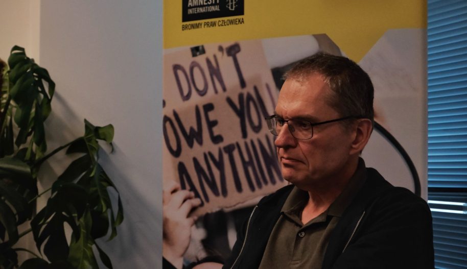 Andrzej Poczobut w biurze Amnesty International Polska